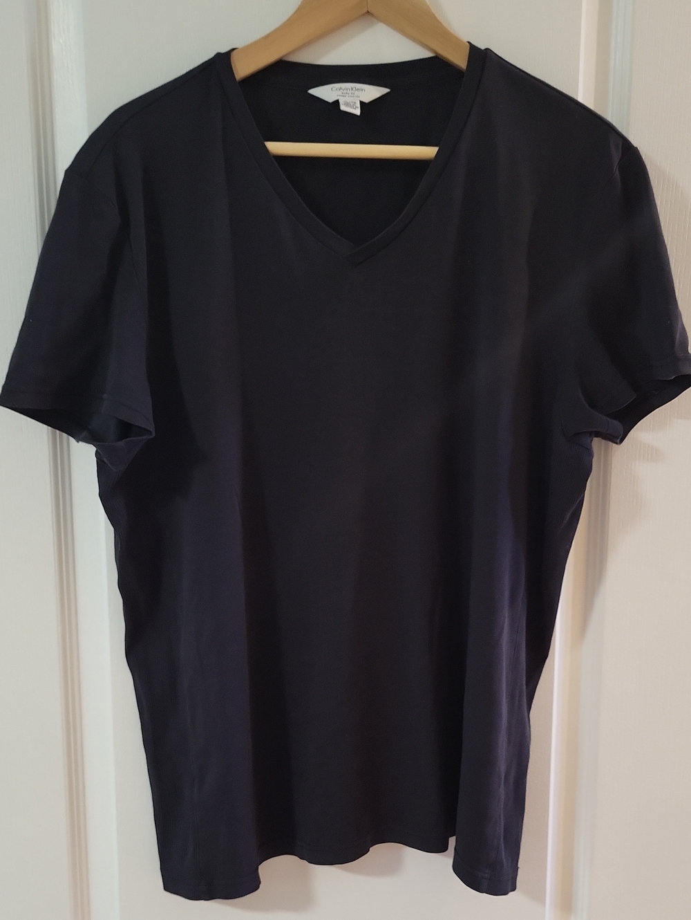 Calvin Klein Men's V-Neck Tee in Navy Black